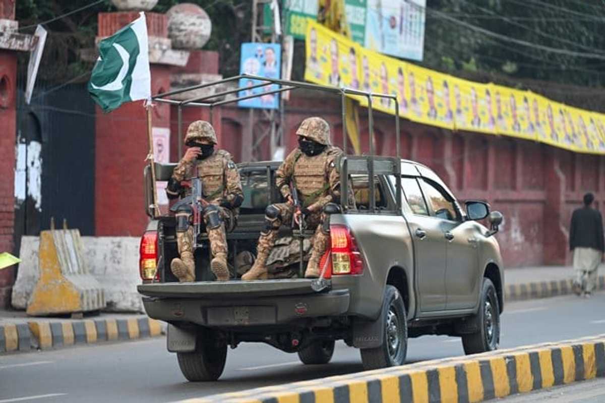 Pakistan moves to expand anti-terror powers amid opposition outcry