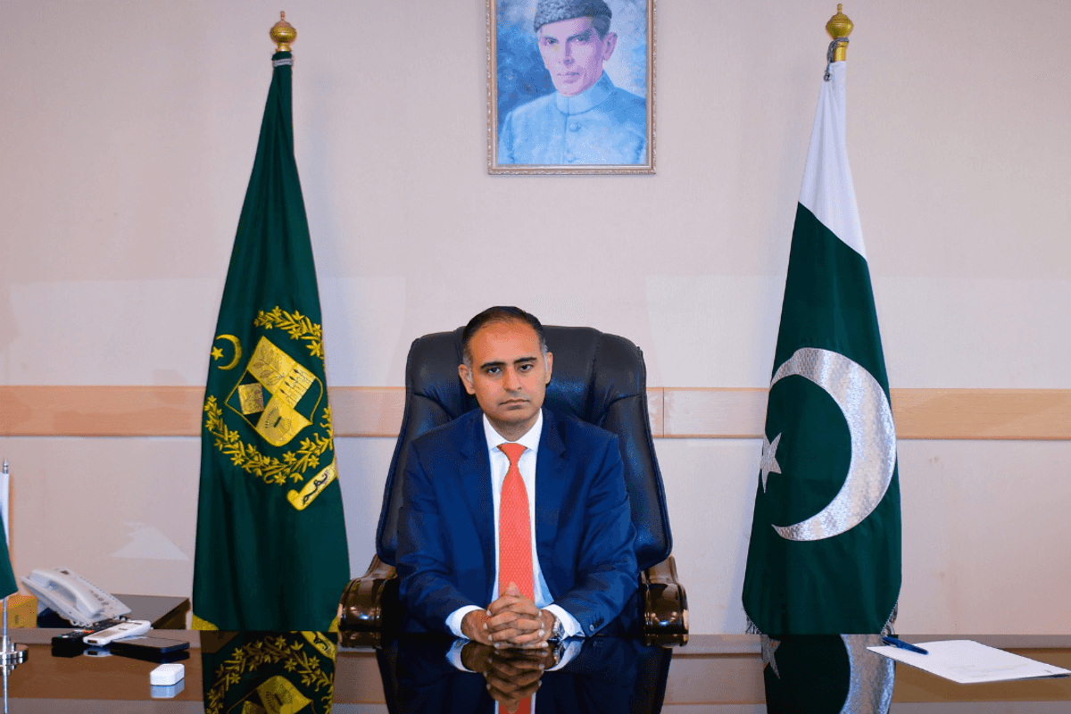 Pakistan's junior finance minister consults traders ahead of upcoming budget