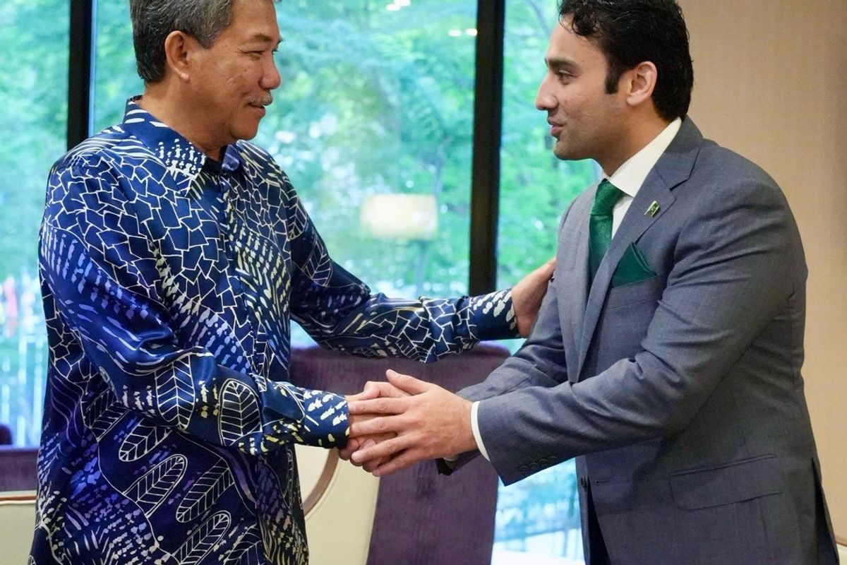 Malaysia, Pakistan explore digital finance alliance to set Islamic crypto standards