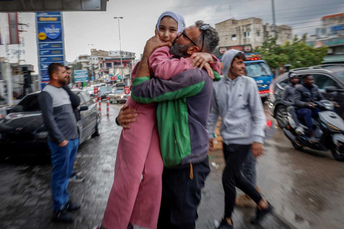 Tens of thousands in Lebanon head home as Israel-Hezbollah truce takes hold