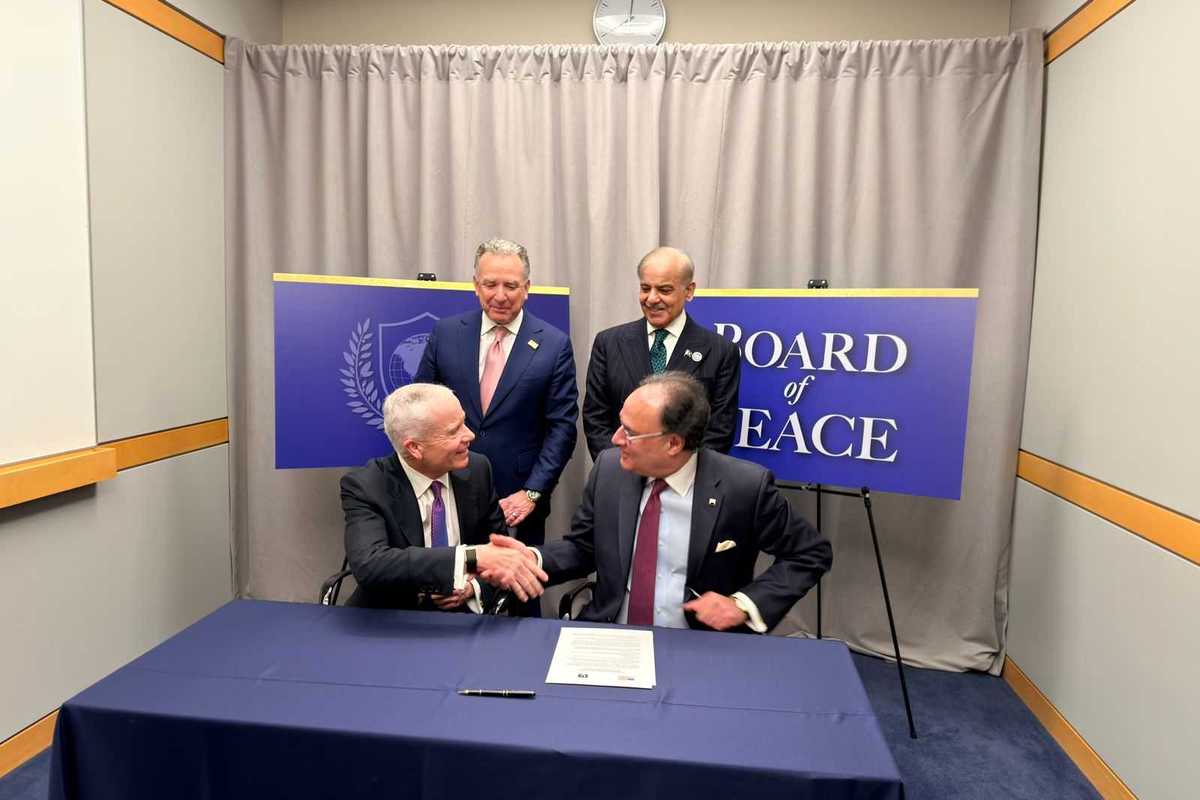 US, Pakistan formalize cooperation on Roosevelt Hotel project