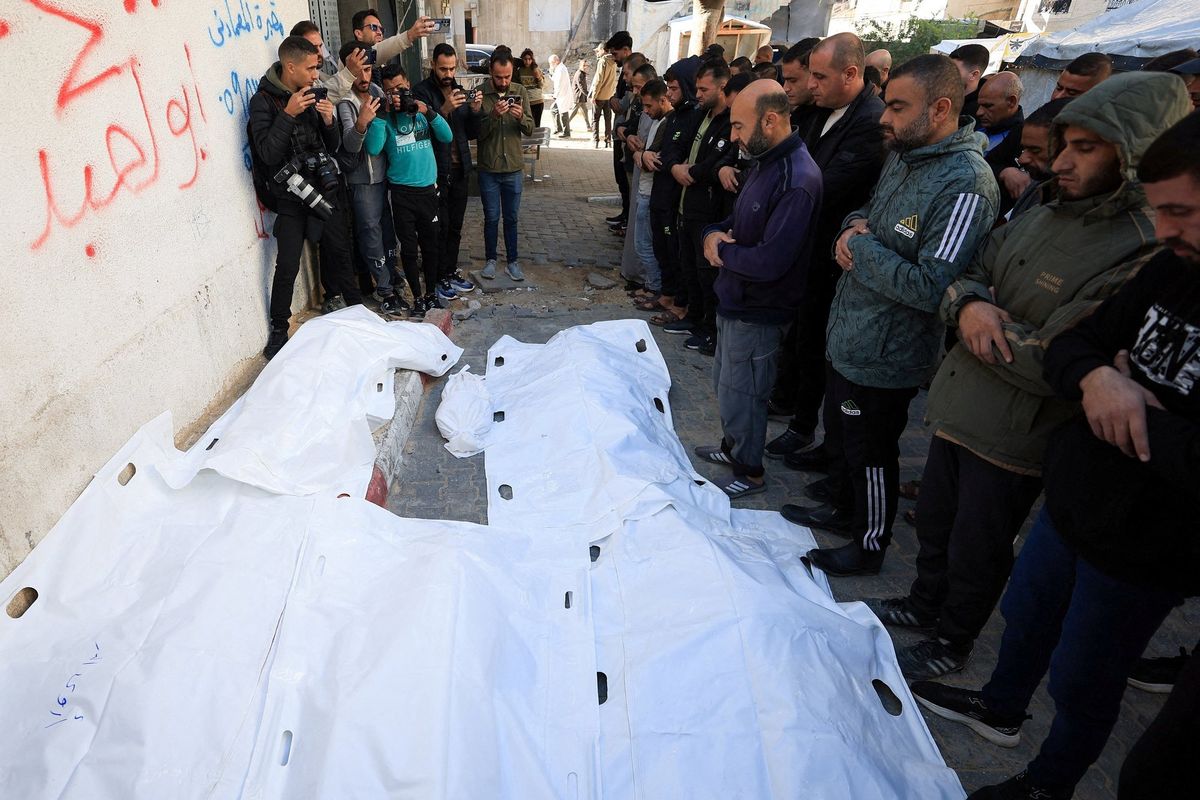 Gazans mourn six killed in Israeli shelling on shelter