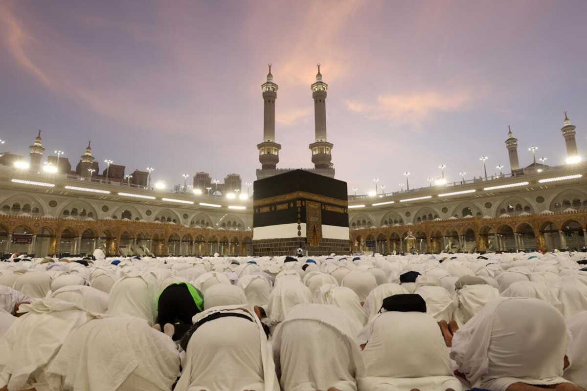Million-plus pilgrims to begin Hajj under blazing sun