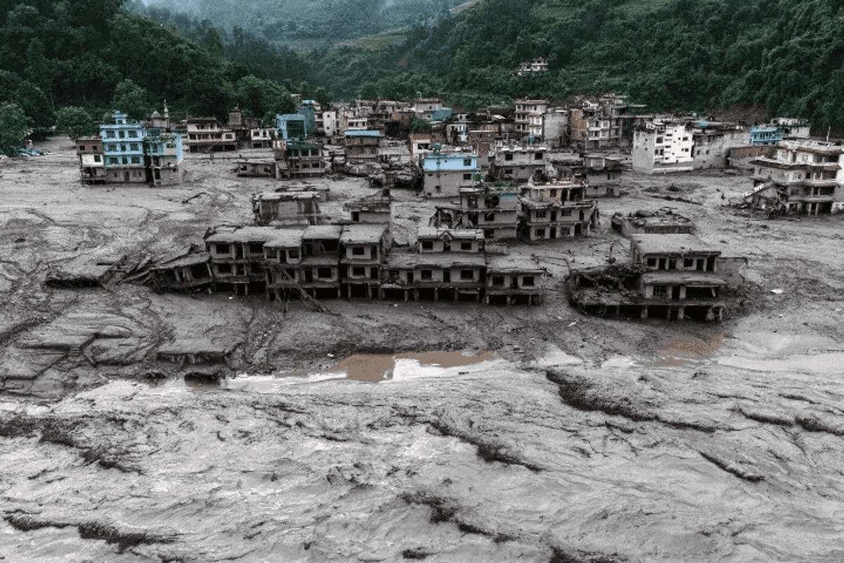 Nepal flood death toll rises to 1,204, thousands still missing