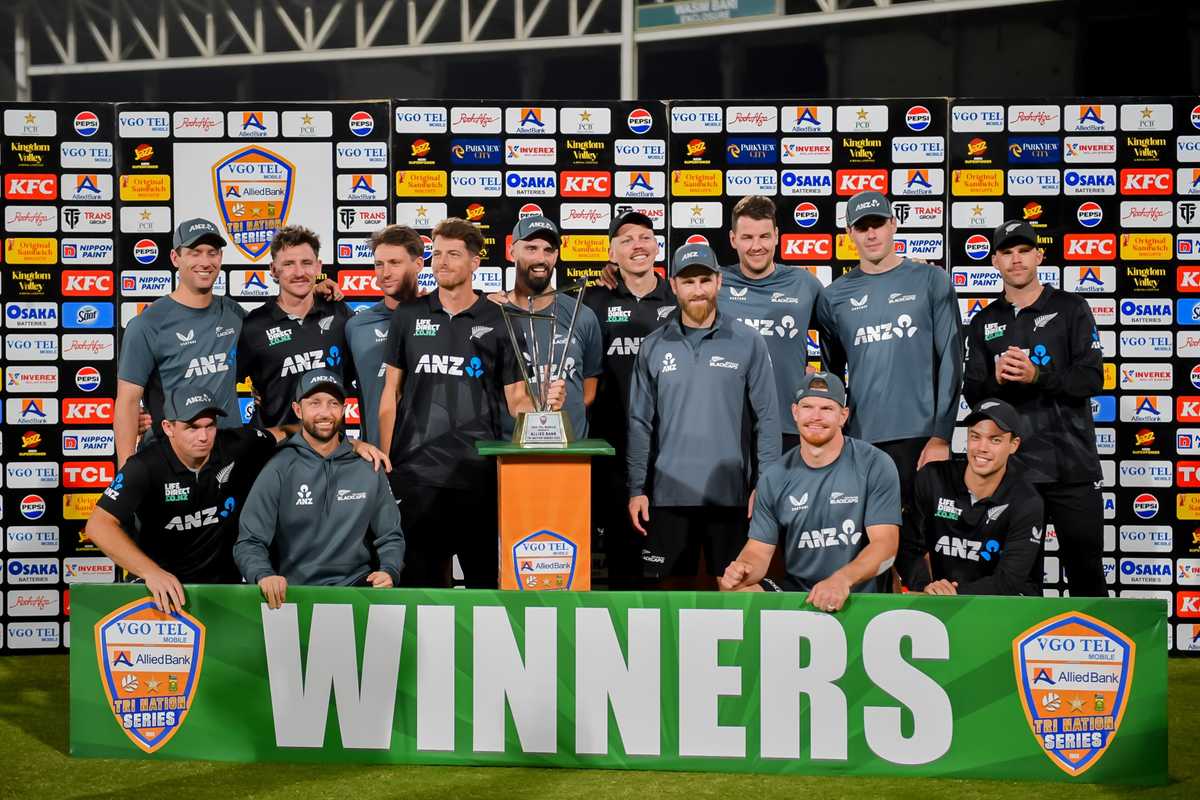 New Zealand outclass Pakistan to clinch tri-nation series title in Karachi
