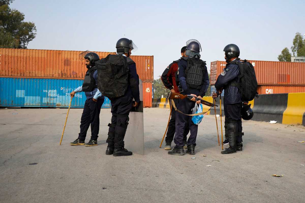 Pakistan bans rallies in twin cities to block TLP’s planned march