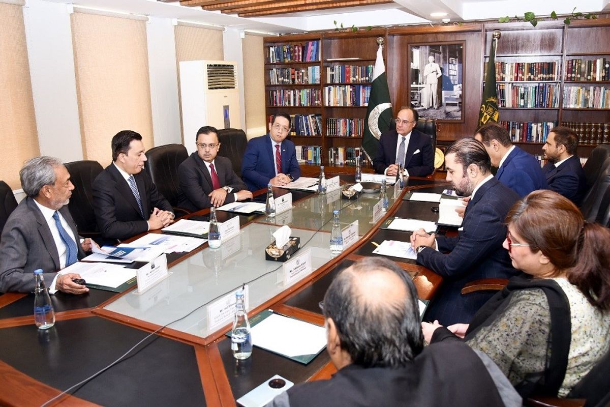 Pakistan business confidence jumps, but investment outlook stays weak: OICCI