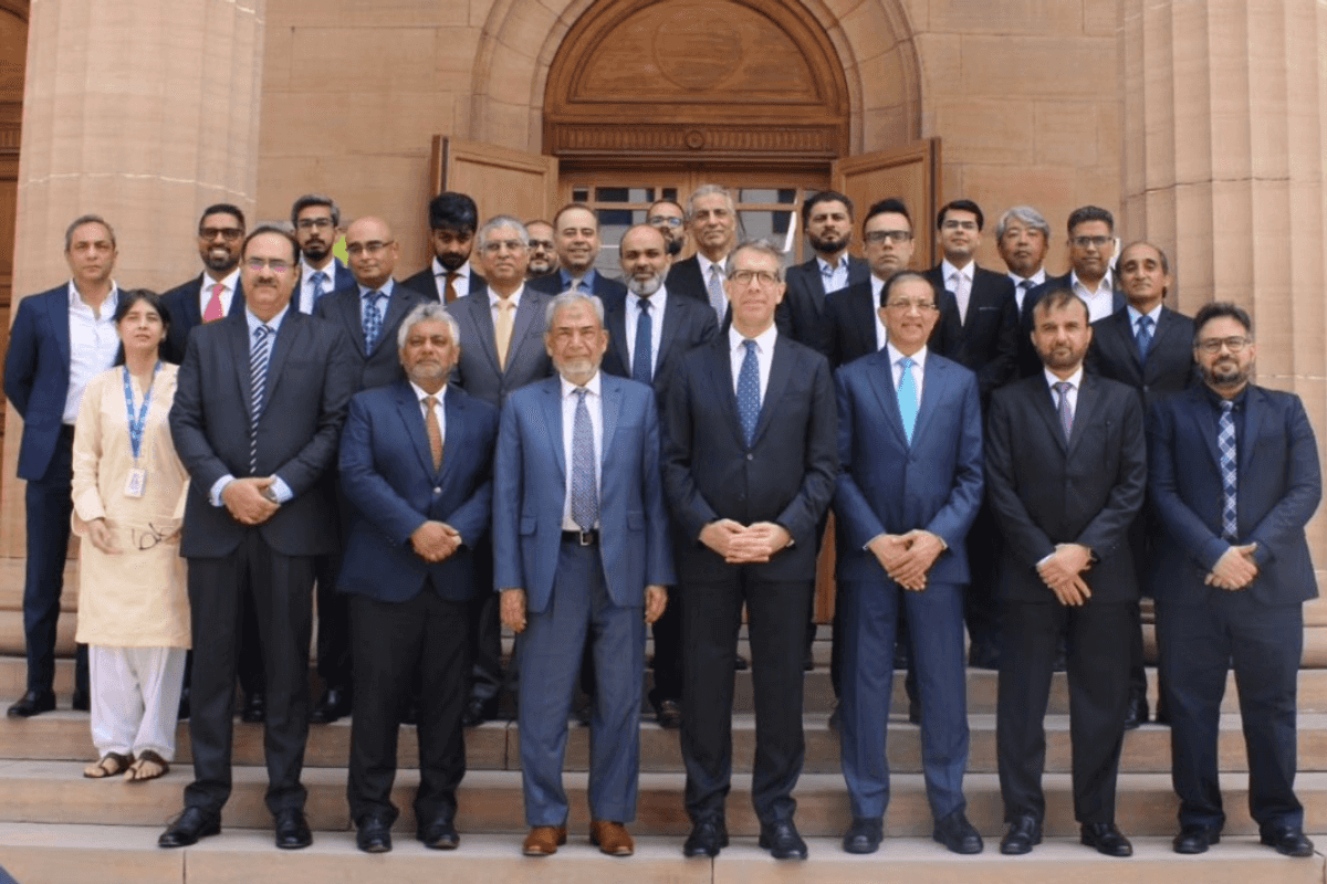 IMF Pakistan head, OICCI discuss Pakistan's economic outlook, Middle East conflict risks