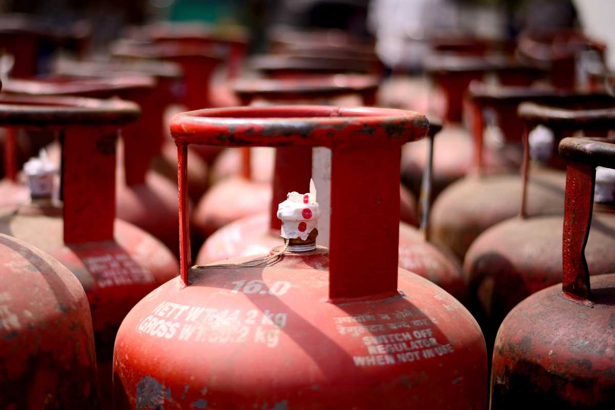 Pakistan hikes LPG prices by PKR 79 per kg