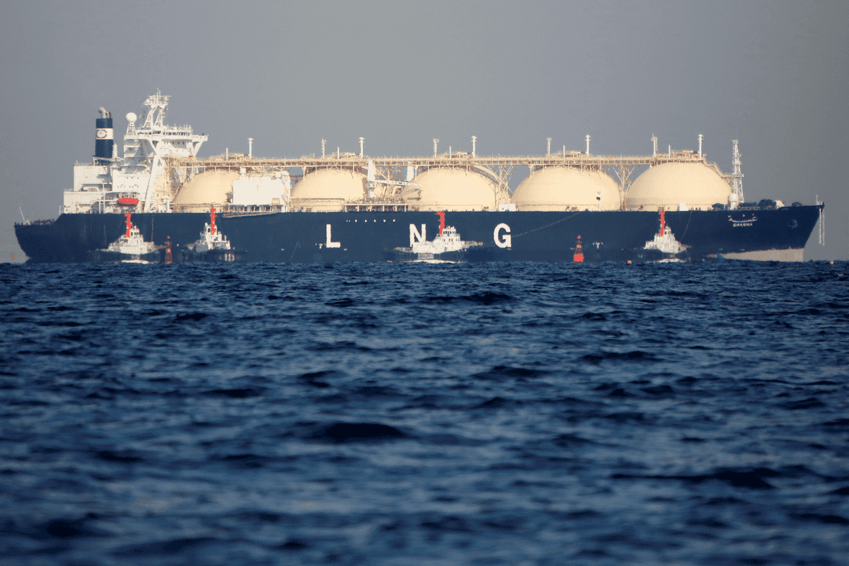 Pakistan pays USD 350 million for 7 spot LNG cargoes amid Middle East tensions