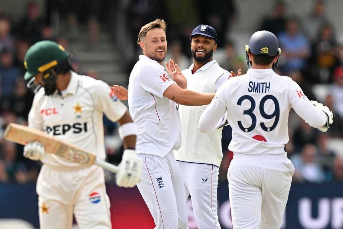 Pakistan face uphill task to avoid whitewash against England