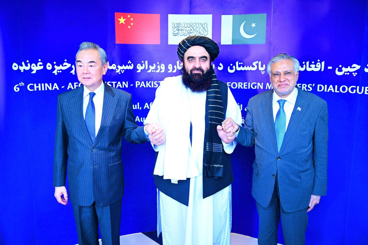 Pakistan, China, Afghanistan pledge stronger ties on security, trade and CPEC expansion