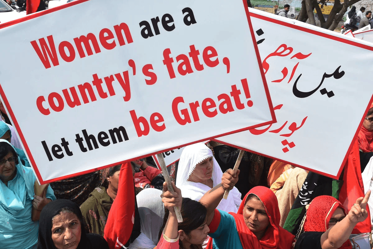 Majority of Pakistani women lack say in reproductive health, UN report finds