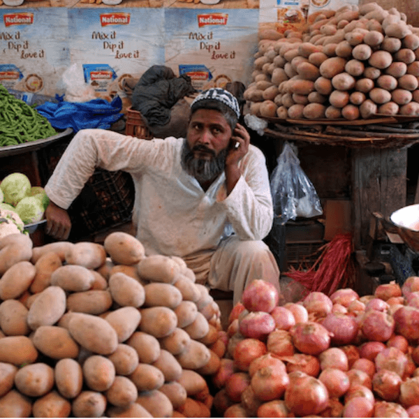 Pakistan inflation seen returning to double digits as food, fuel costs rise