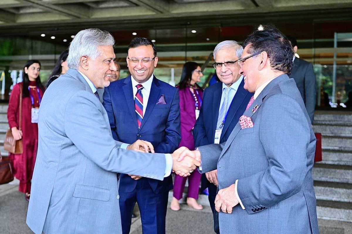Pakistan, Bangladesh reaffirm commitment to deepen bilateral ties