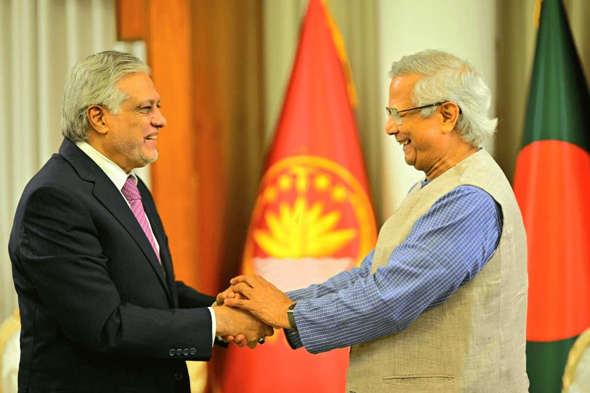 Pakistan, Bangladesh leaders meet to strengthen ties