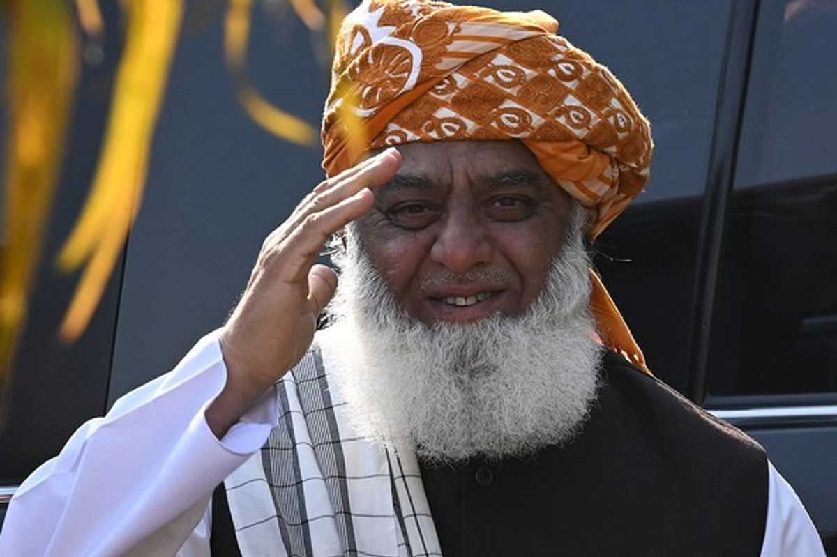 Pakistan's top officials meet religio-political leader over madrassa law protest threat