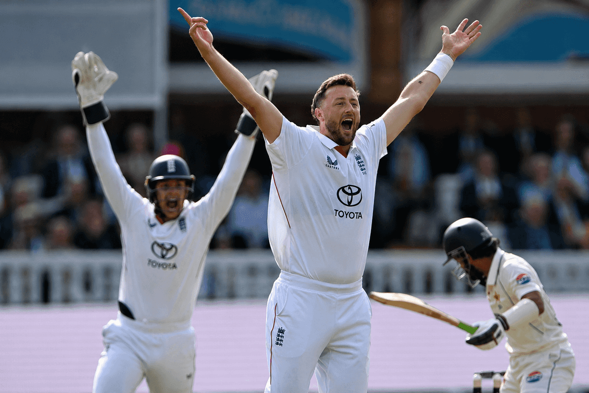 England in control of second Test against Pakistan