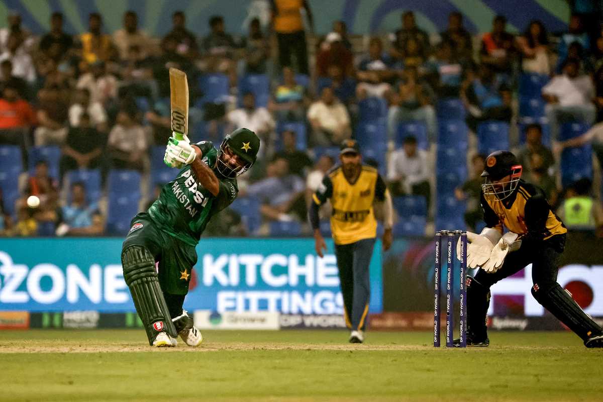Pakistan stay alive in Asia Cup with win over Sri Lanka