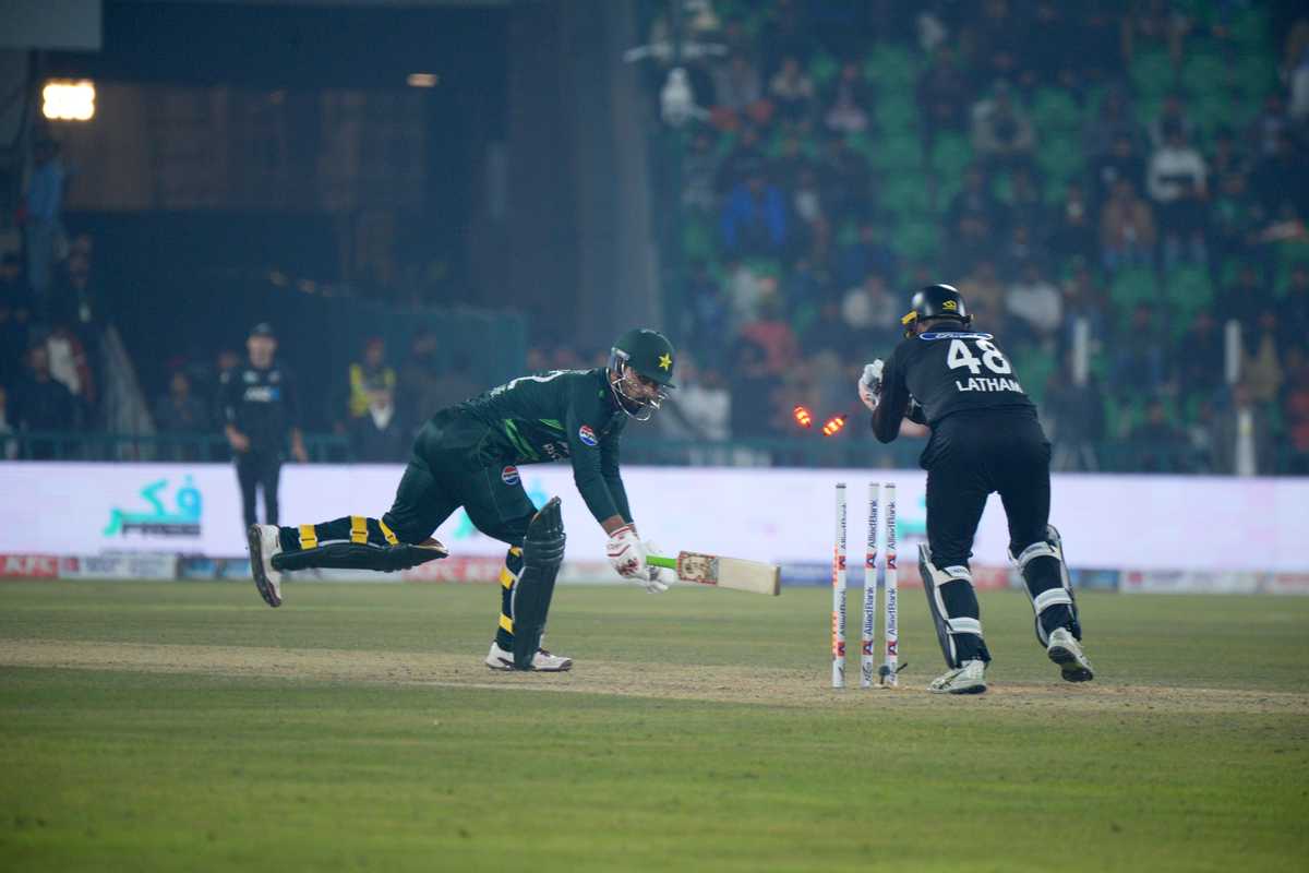 Resurgent Pakistan set to face New Zealand in tri-series final