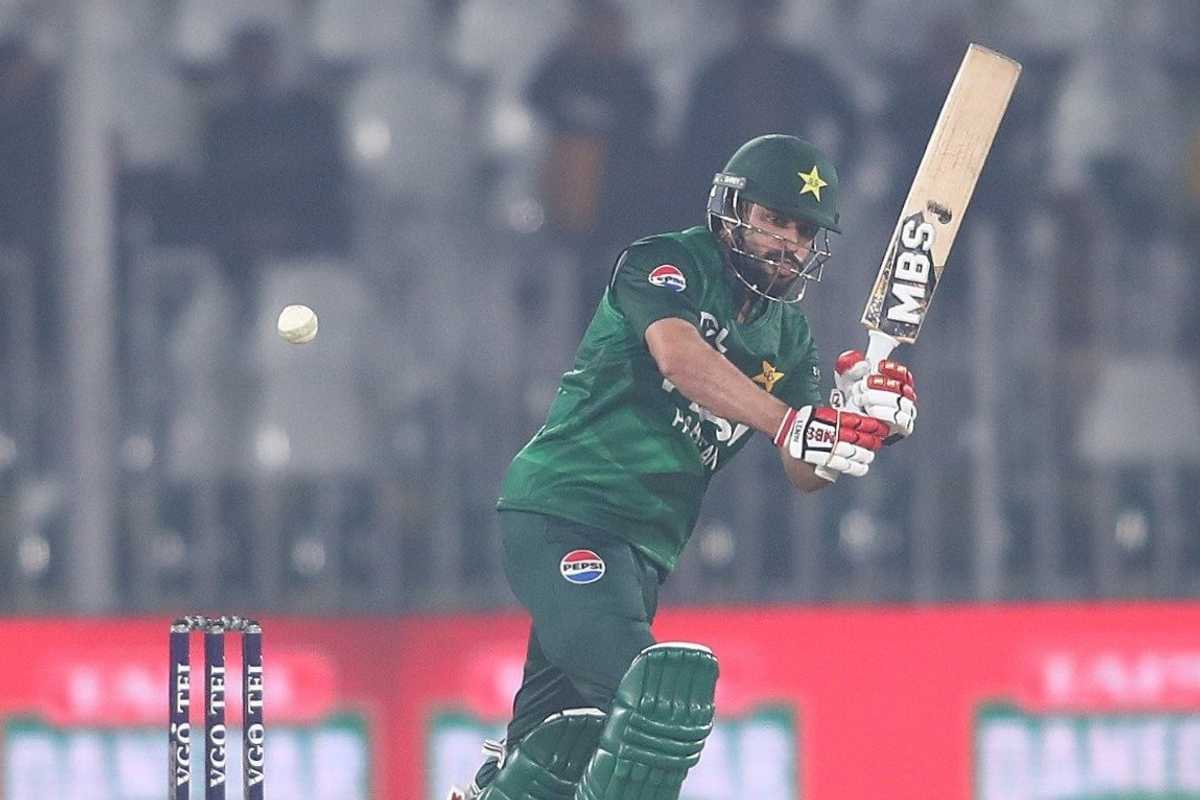 All-round display from Nawaz helps Pakistan beat Zimbabwe in tri-series opener