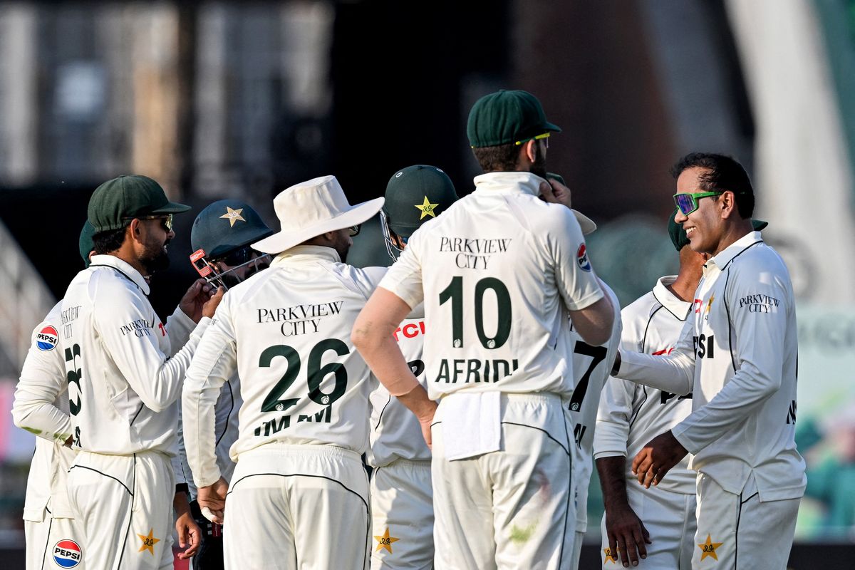 Pakistan holds upper hand after day three despite second-innings slump