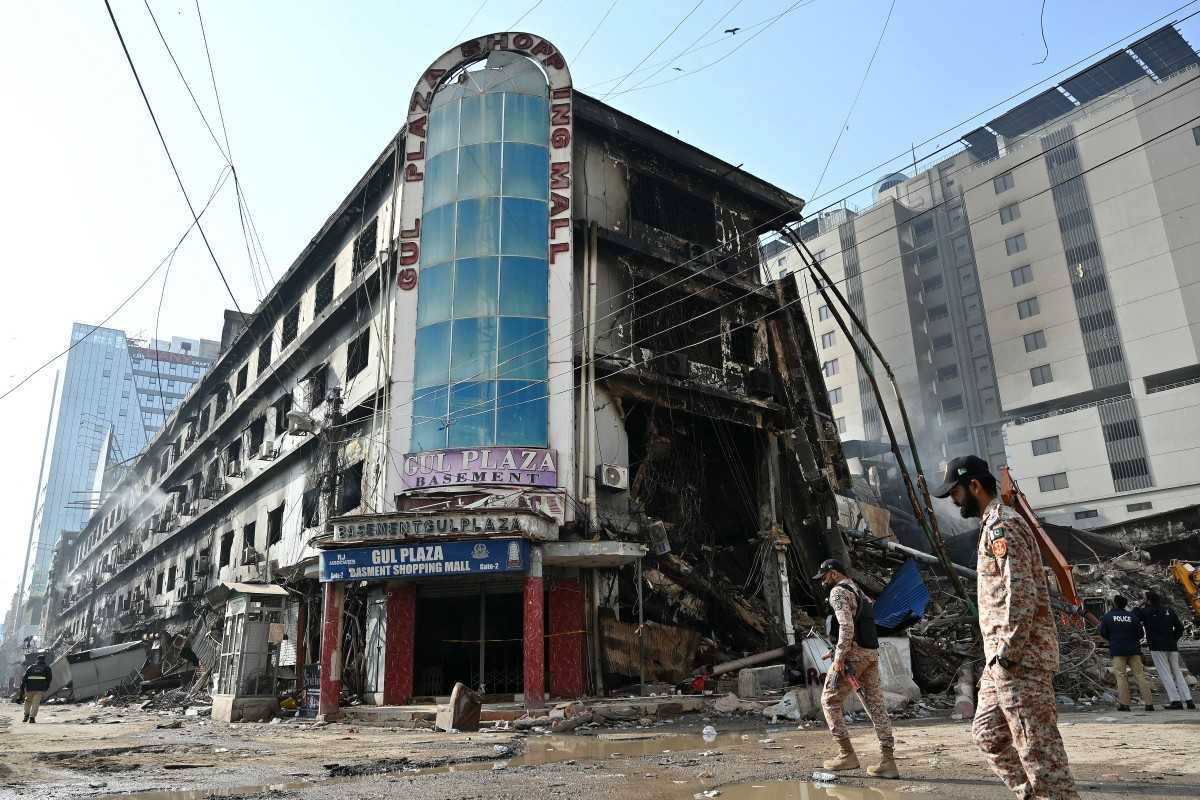 Karachi’s Gul Plaza blaze death toll climbs to 71 as search nears completion