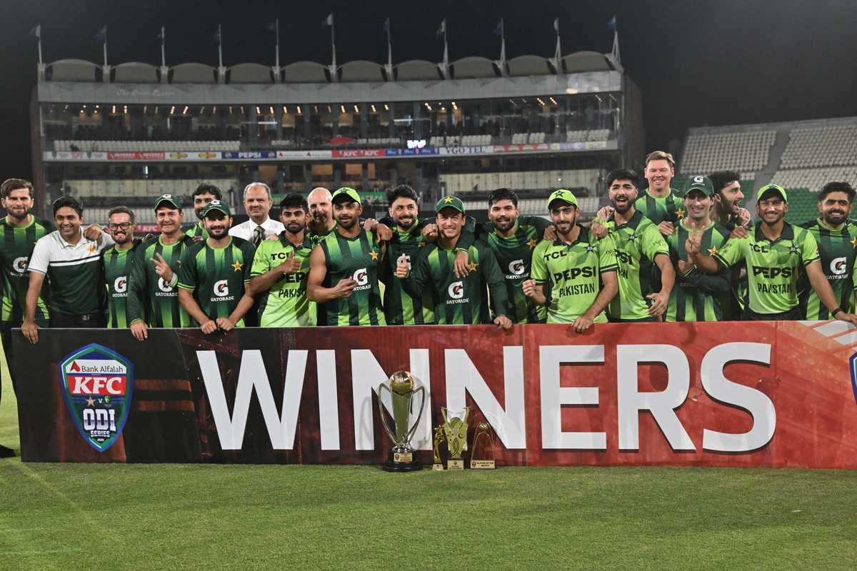 Pakistan beat Australia by four wickets for 2-1 ODI series win