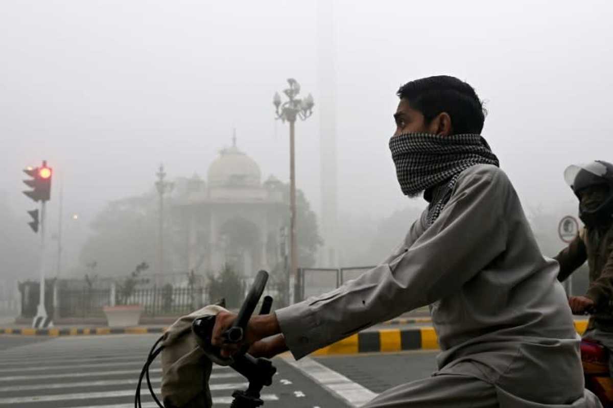 Pakistan's policies hazy as it fights smog