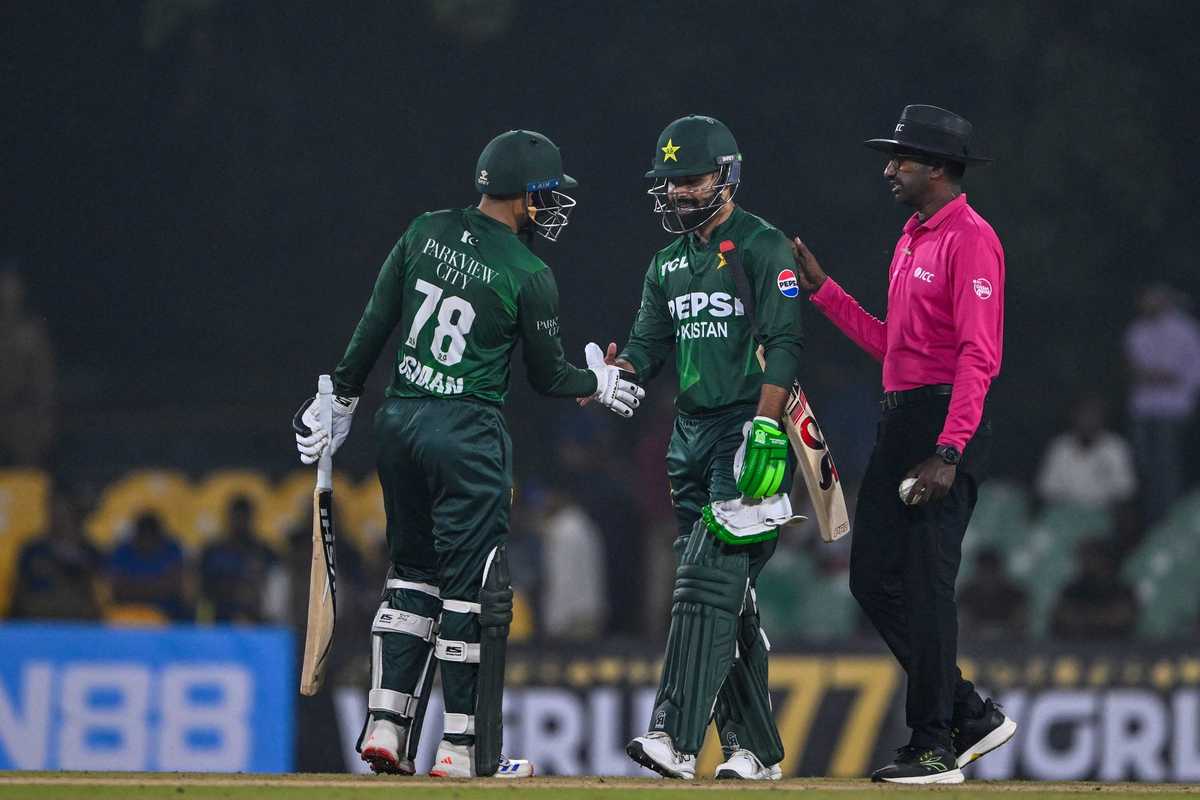 Pakistan cruise past Sri Lanka in T20I opener