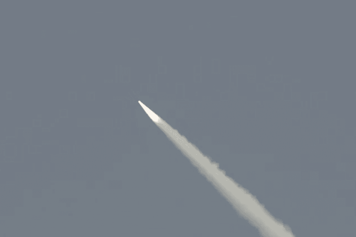 Pakistan tests missile weapons system amid India standoff