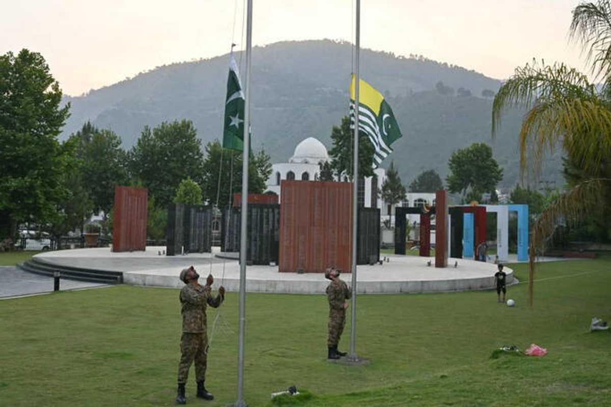 Indian FM says Kashmir attackers 'must face justice'