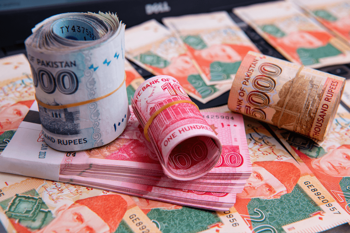 Pakistan repays record PKR 2.6 trillion in domestic debt, signals fiscal shift