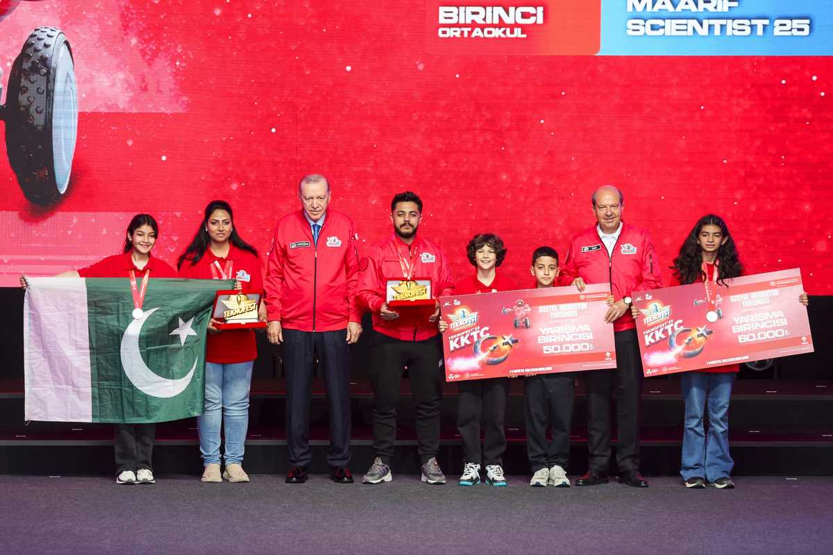 Pakistani students win international tech competition with device for paralyzed patients