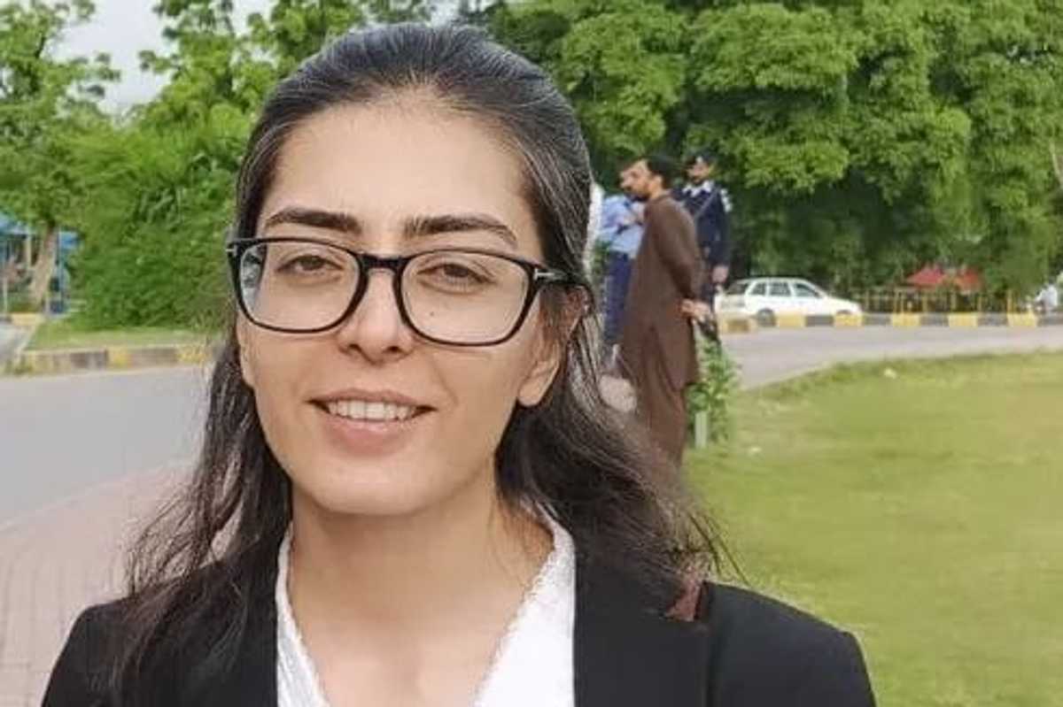 Pakistan Supreme Court registry raises objections to Imaan Mazari plea against 17-year sentence