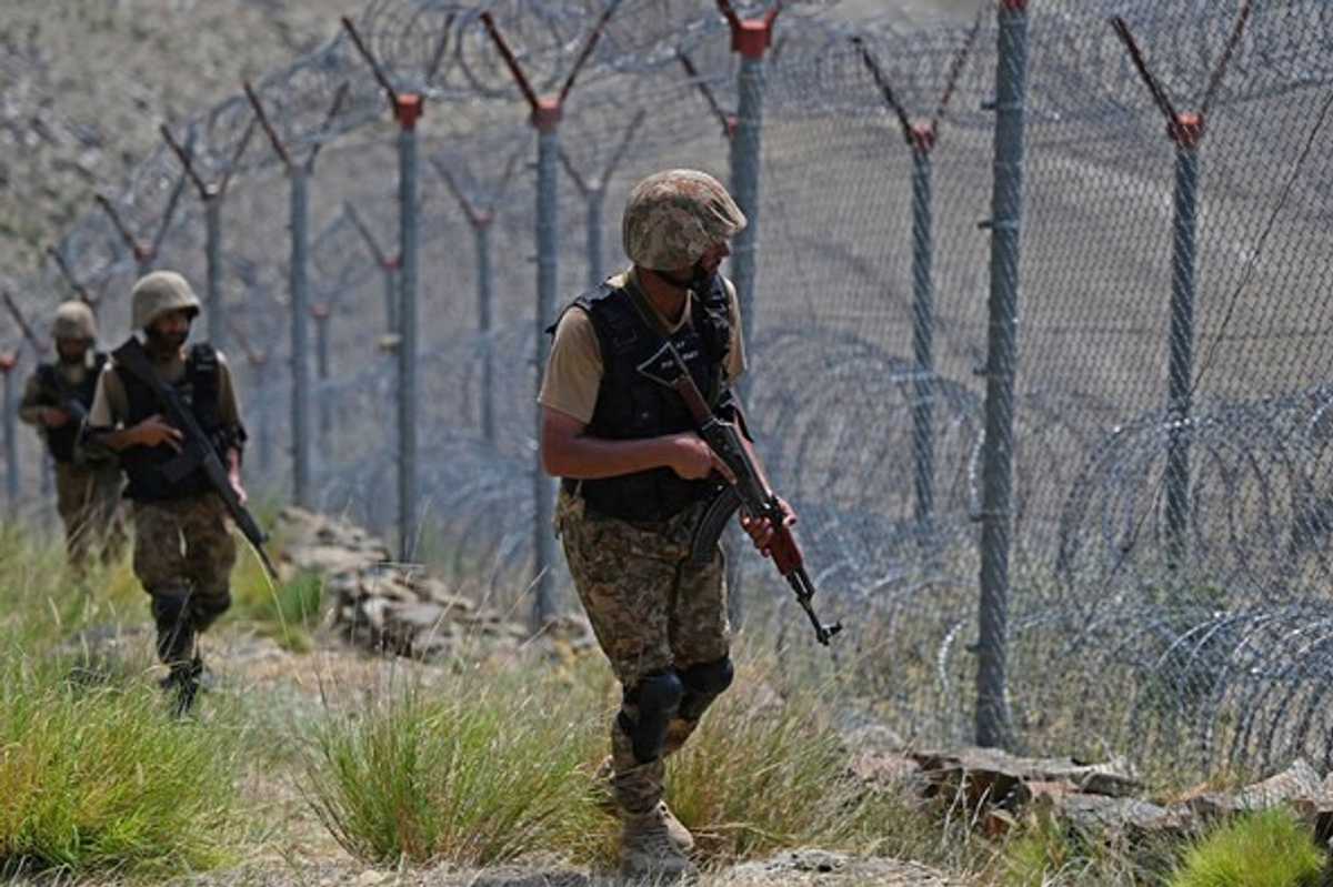 Pakistan presses Taliban to dismantle militant sanctuaries