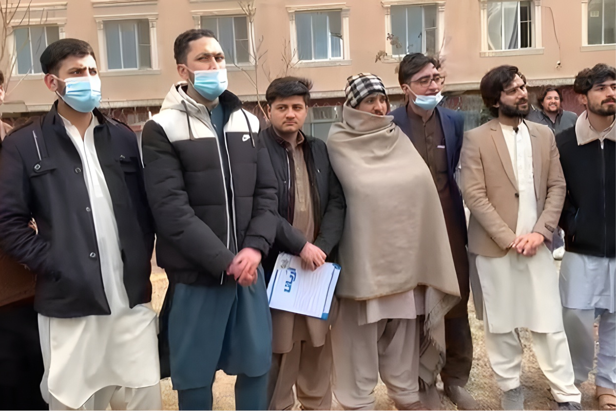 Pakistani students stranded in Afghanistan urge action as borders stay shut