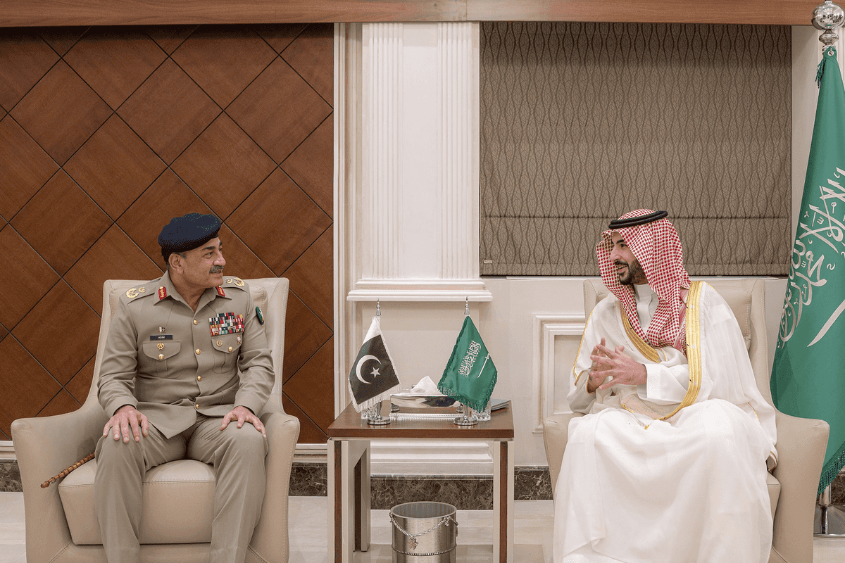 Pakistan army chief, Saudi minister discuss regional conflict, Iran attacks