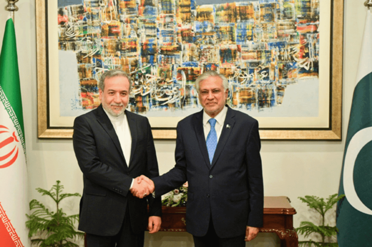 Pakistan, Iran foreign ministers discuss regional tensions as Middle East conflict intensifies