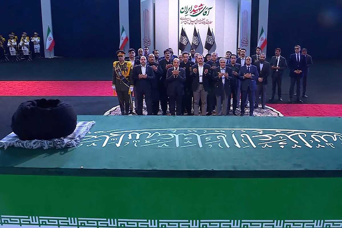 Iranian officials and global dignitaries gather in Tehran for Khamenei's funeral
