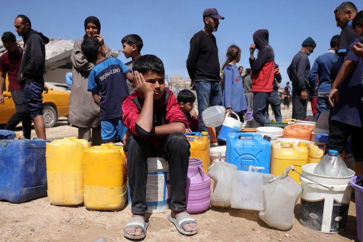 Gazans wait for aid as Israel faces mounting pressure
