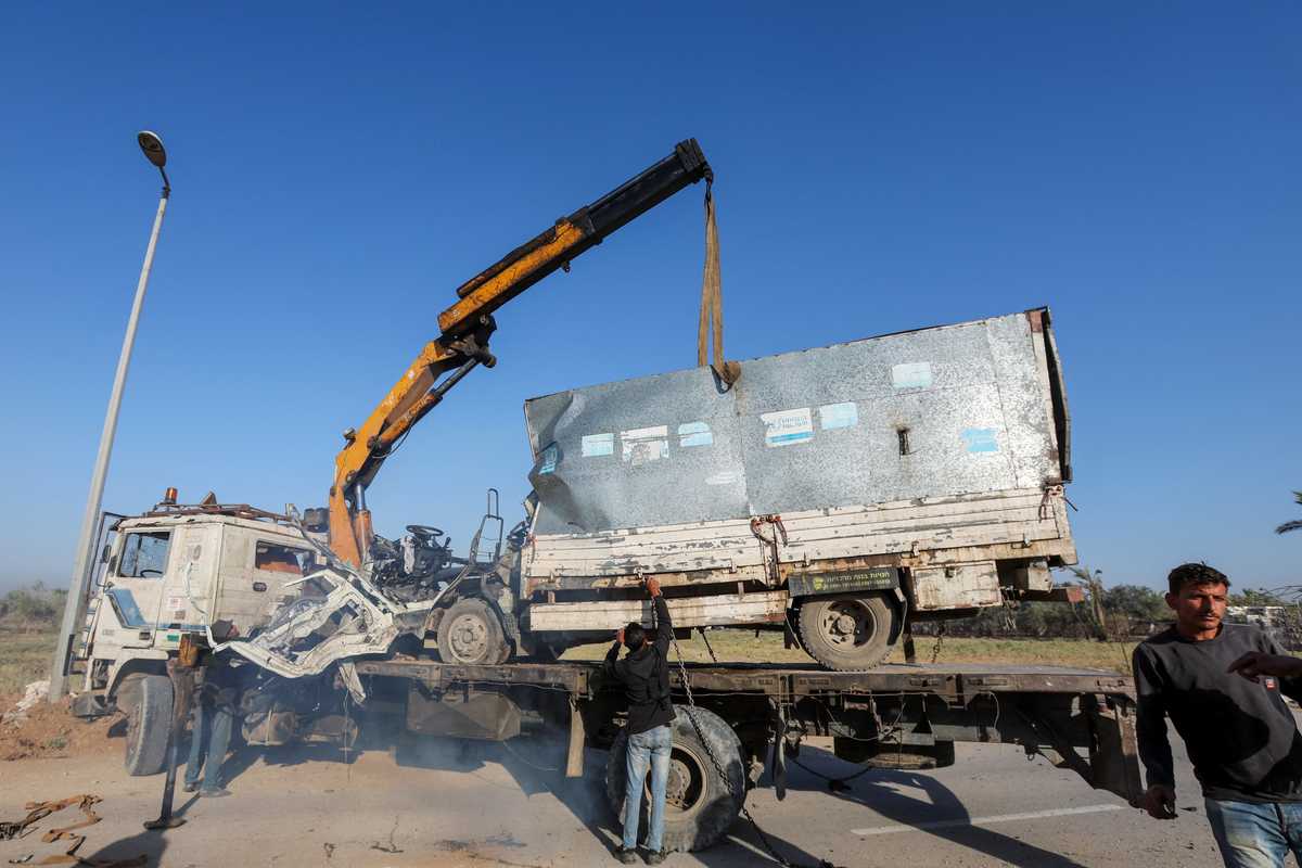 Israel votes to ban UN aid agency, Palestinians say 100,000 residents trapped