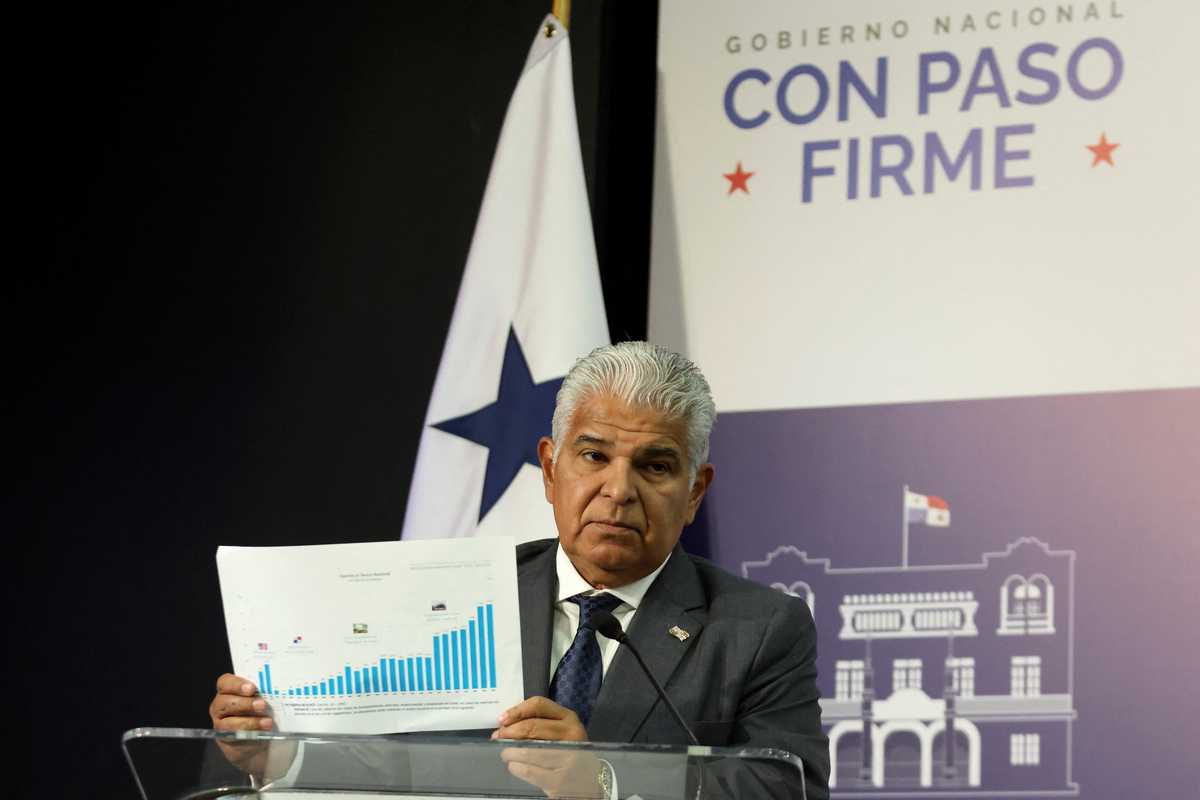 Panama president rules out talks with Trump over canal threat