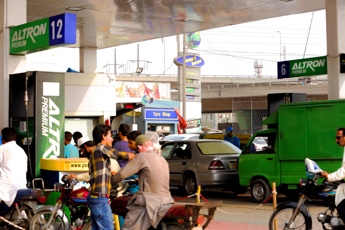 Pakistan may reduce diesel price by up to PKR 13 per liter for next fortnight