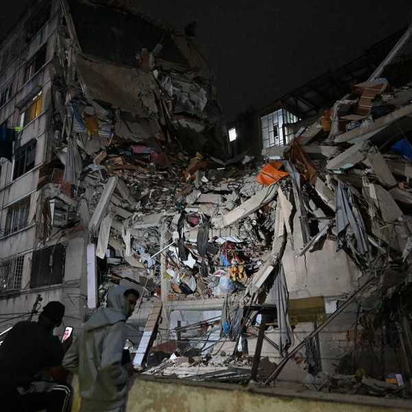 Venezuela twin earthquakes kill at least 32, injure more than 700