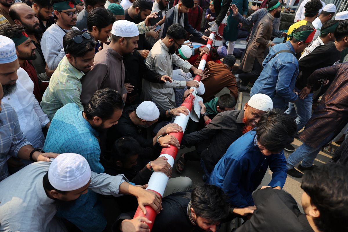 Bangladesh police say student leader's killers fled to India