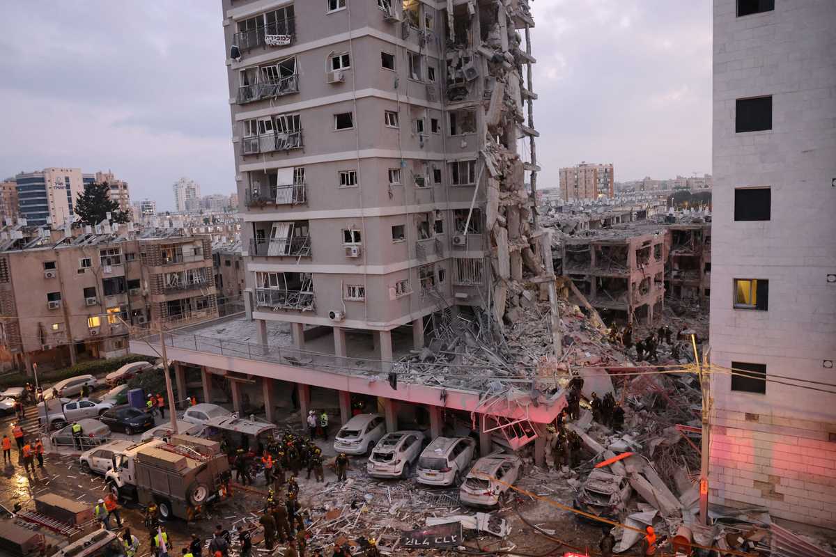 Israel rescuers say 8 dead, over 130 wounded after Iran strikes