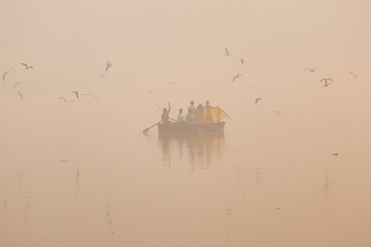 India hands out fines to owners of polluting vehicles, building sites