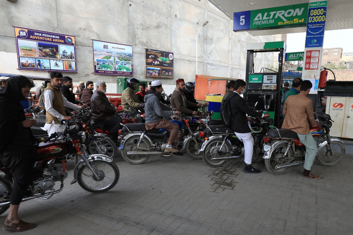 Why has Pakistan not reduced fuel prices?