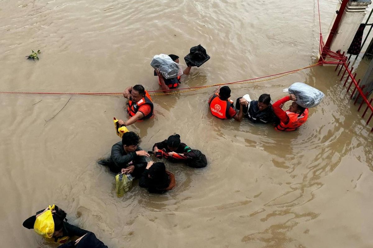 Fifth storm in under a month bears down on Philippines